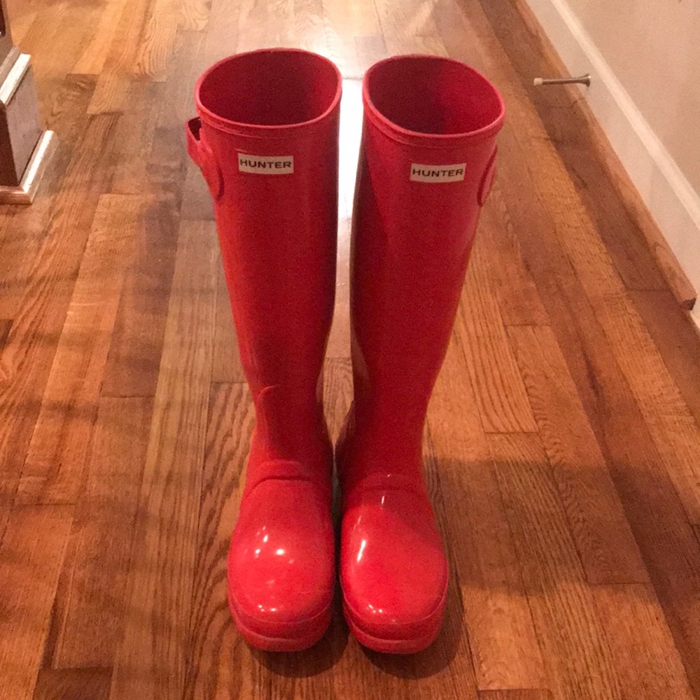 Tall pink hunter rain boots!